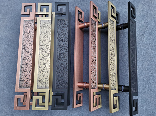 酒店大門(mén)拉手的清洗與維護(hù)